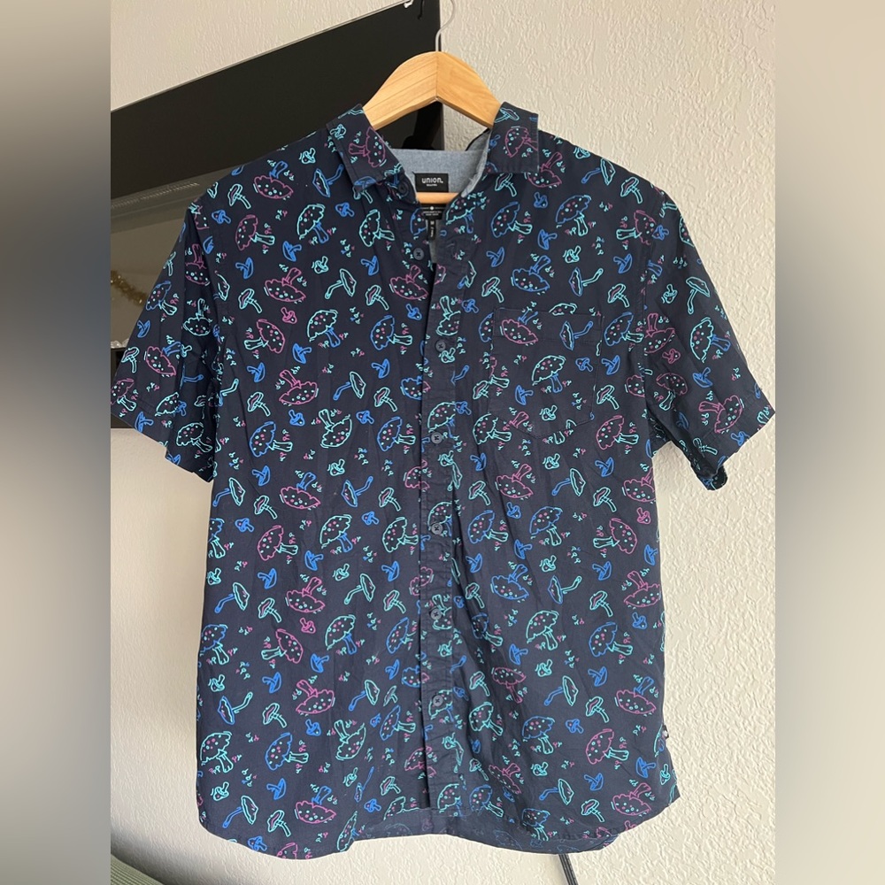 Union SEA//WA mushroom button down short sleeve shirt